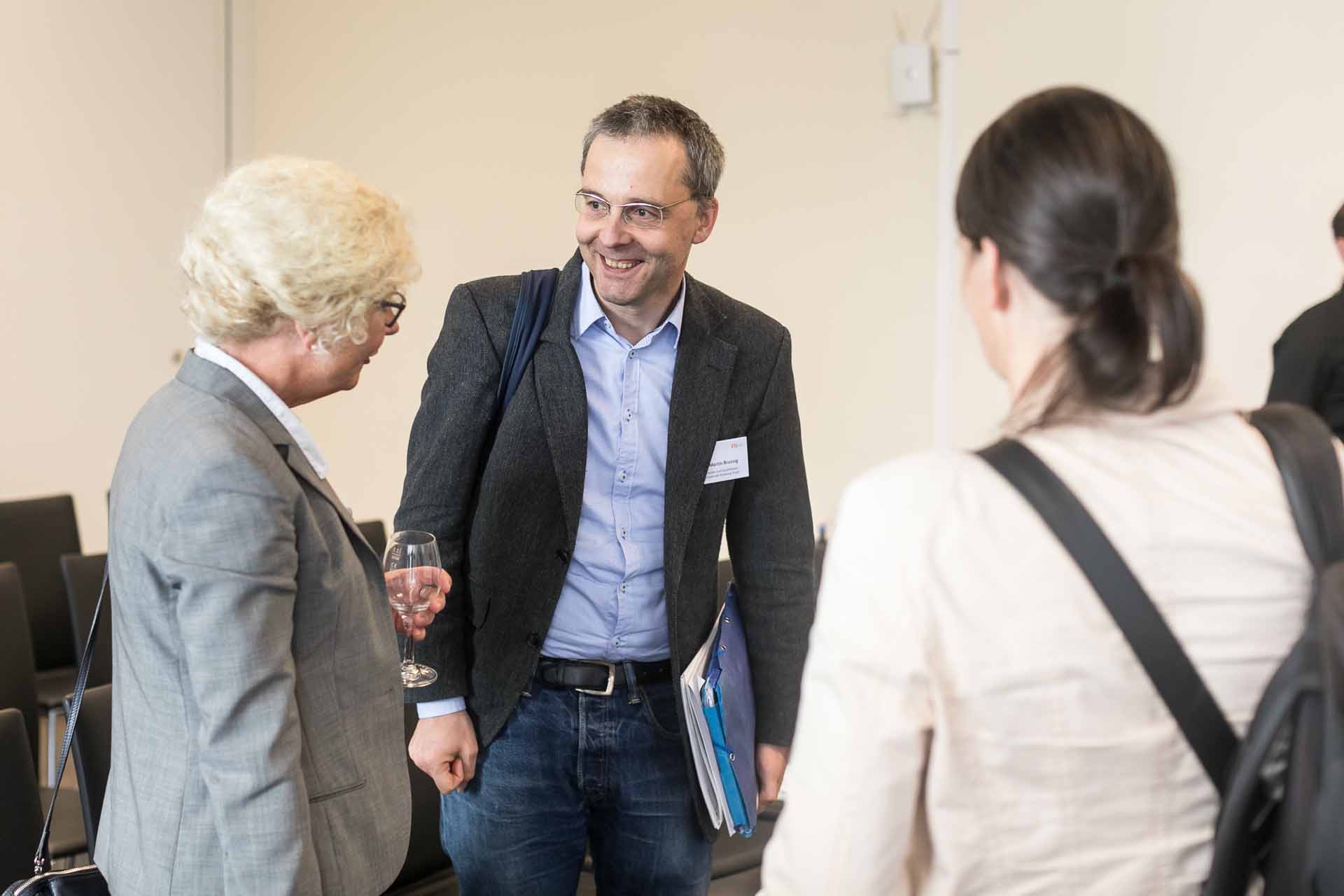 Besucher auf dem FIS-Forum.